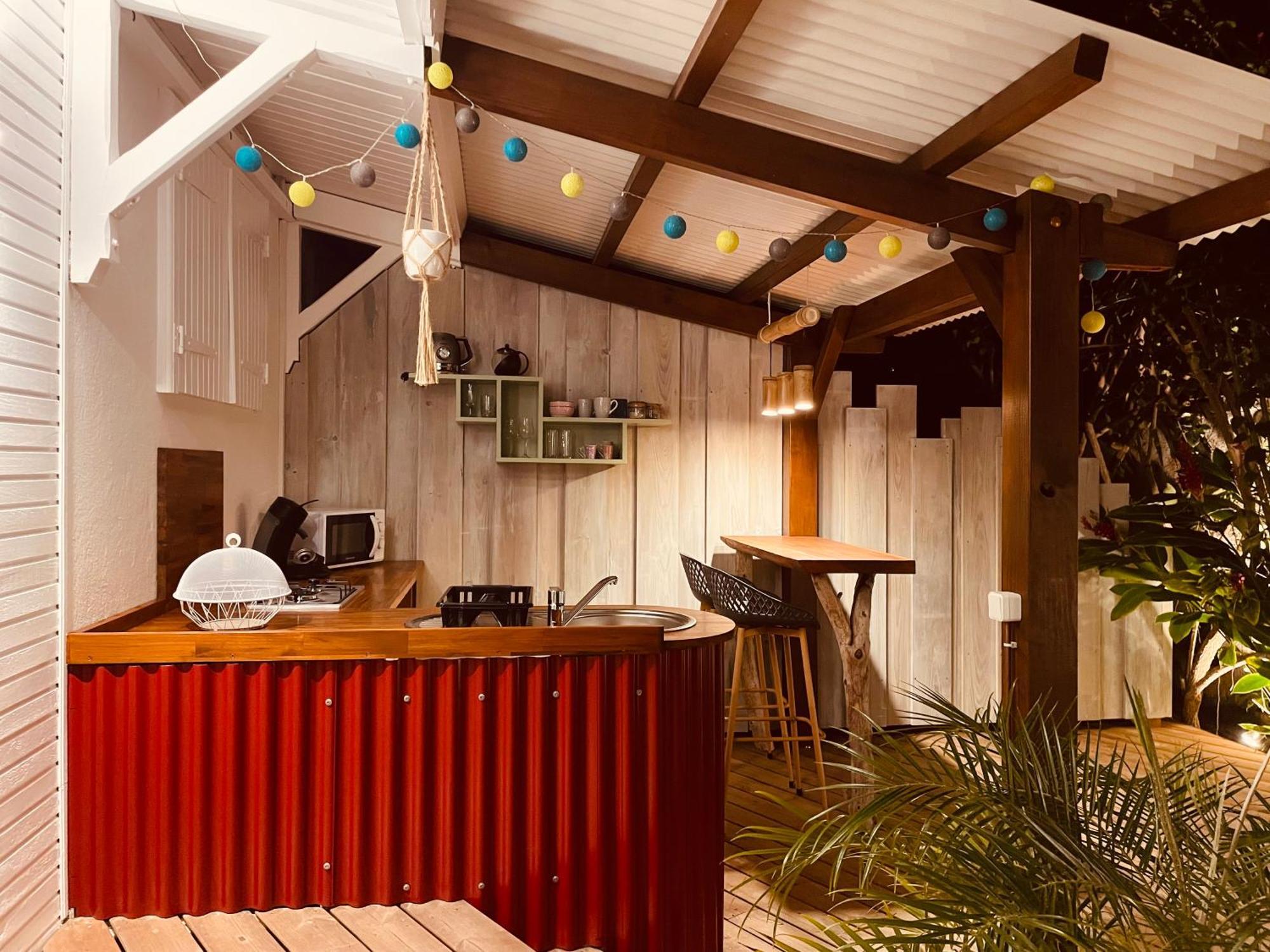 Les Coulirooms - Suite Avec Jacuzzi Et Grande Terrasse Сент-Анн Экстерьер фото