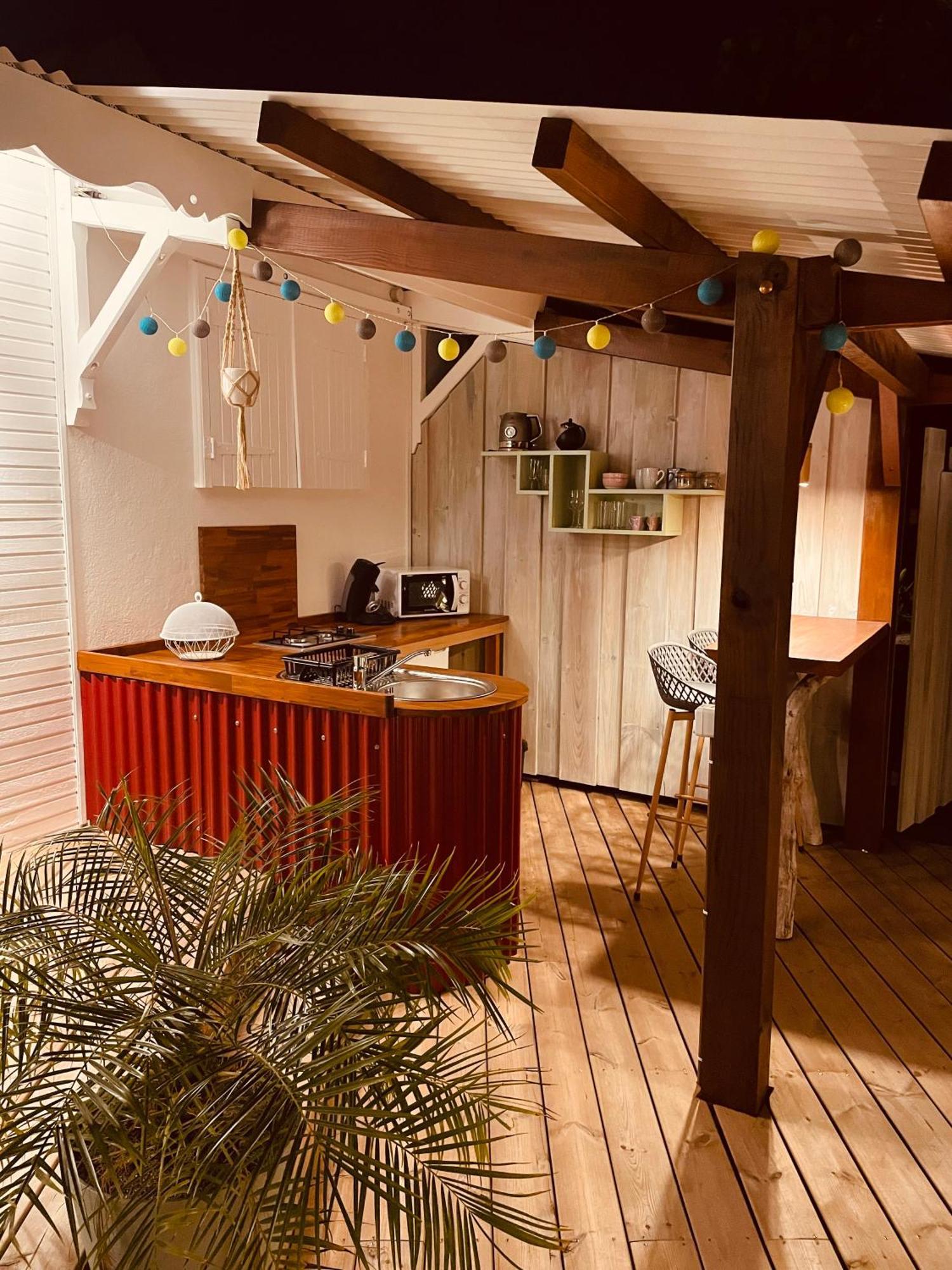 Les Coulirooms - Suite Avec Jacuzzi Et Grande Terrasse Сент-Анн Экстерьер фото