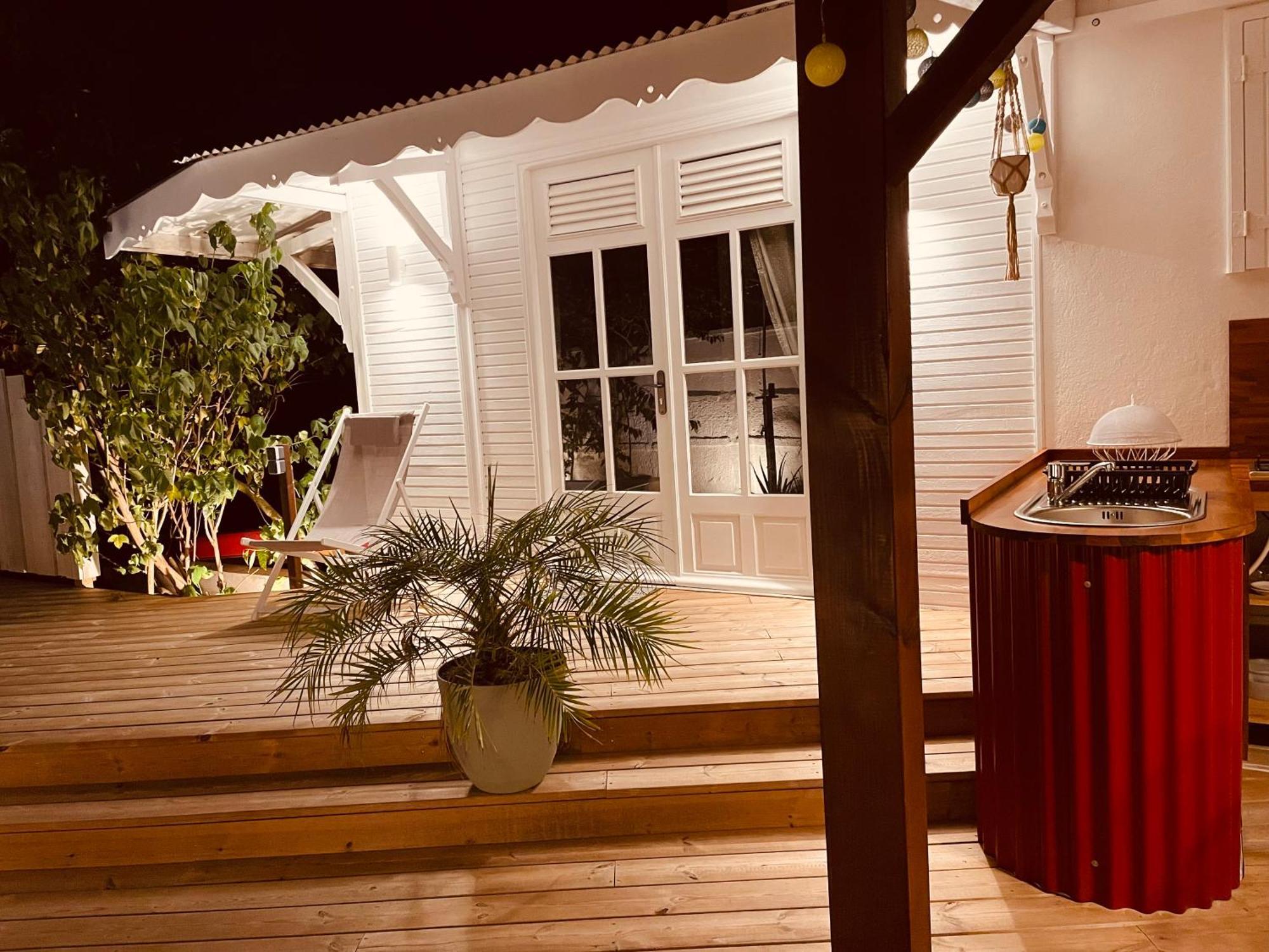 Les Coulirooms - Suite Avec Jacuzzi Et Grande Terrasse Сент-Анн Экстерьер фото