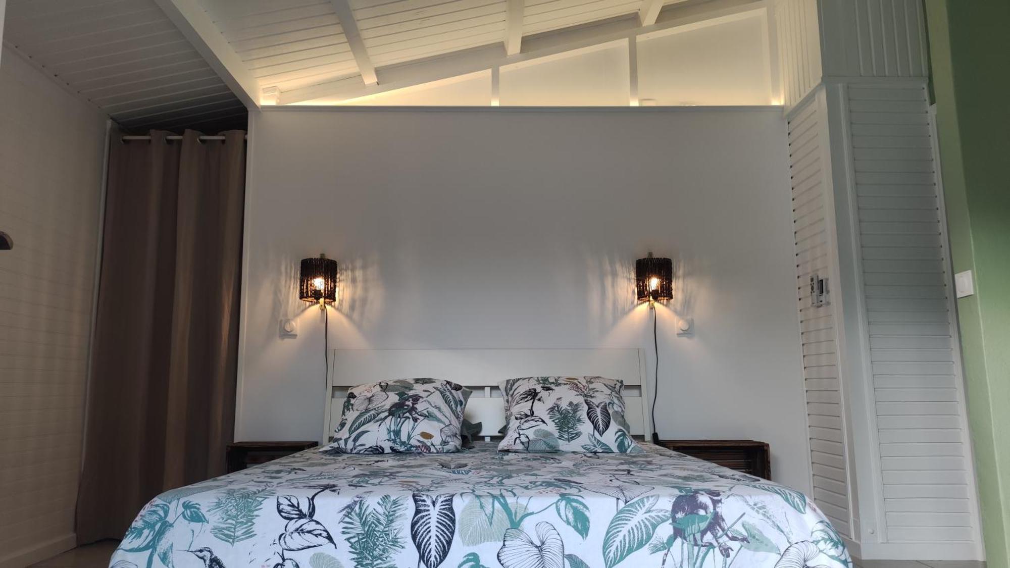 Les Coulirooms - Suite Avec Jacuzzi Et Grande Terrasse Сент-Анн Экстерьер фото