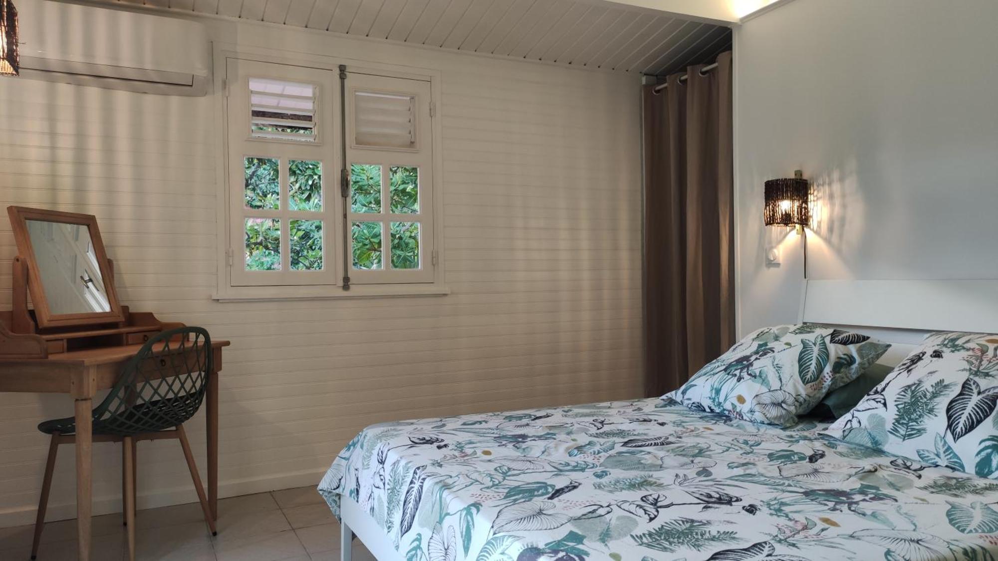 Les Coulirooms - Suite Avec Jacuzzi Et Grande Terrasse Сент-Анн Экстерьер фото